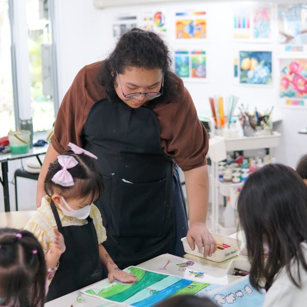 สอนโดยครูผู้มีประสบการณ์